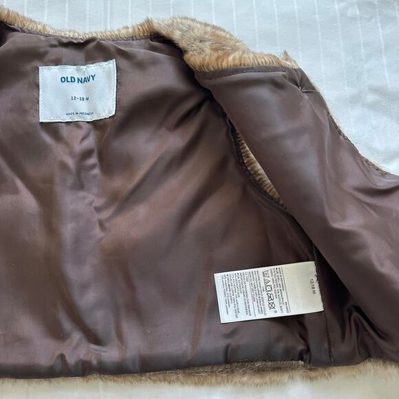 Old Navy Brown Faux Fur Vest Baby 12–18 Months NWT - Picture 3 of 4